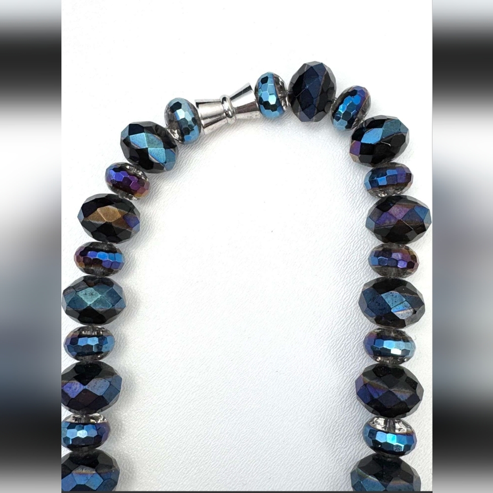 Necklace Blue Beads Magnetic Closure